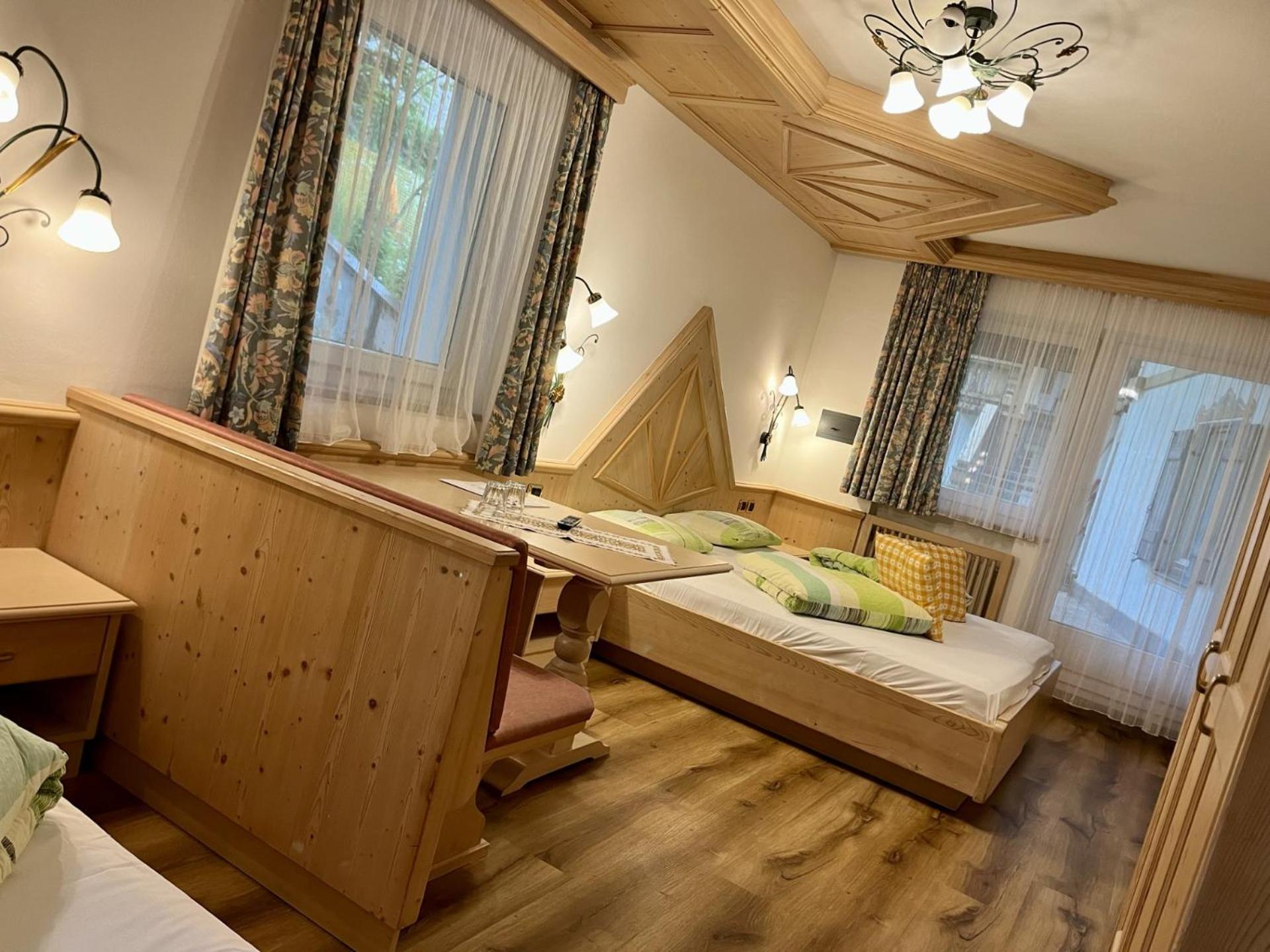 Dolomites Base Camp Hotel Olympia Arabba Pokoj fotografie